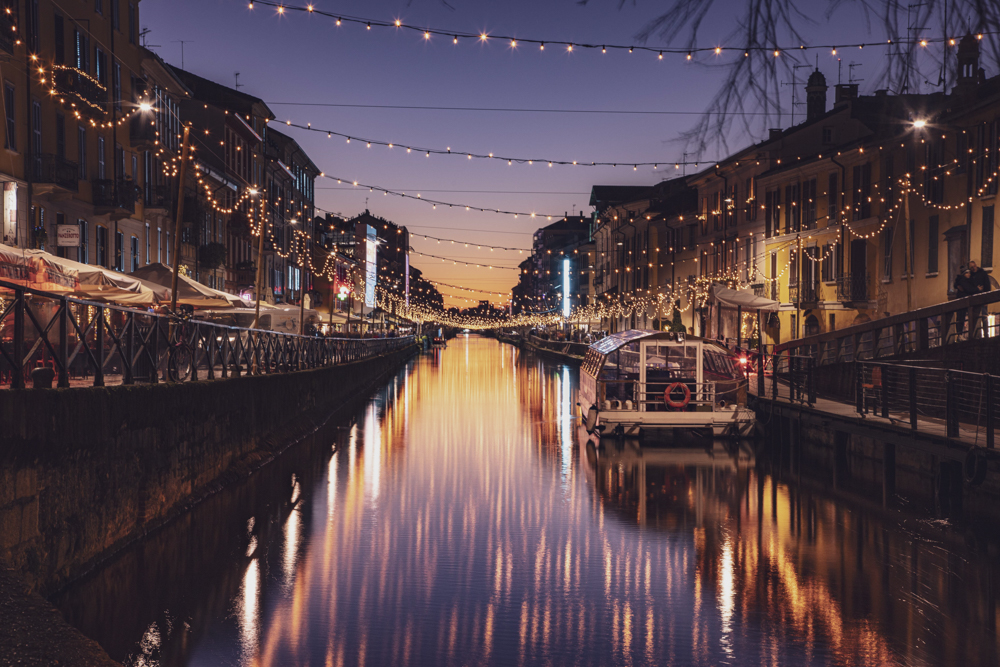 Idee e Viaggi. Oggi fotografiamo: La Darsena e il Naviglio Grande  // Milano